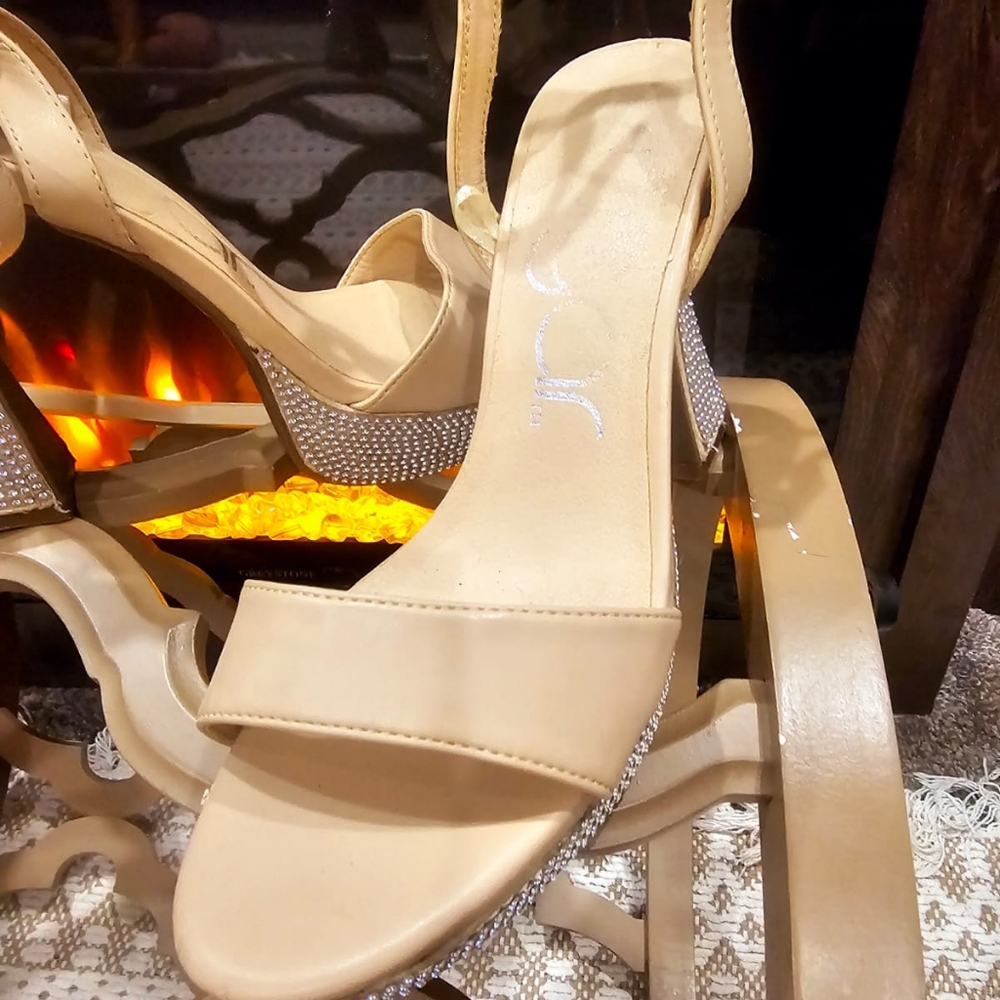 Heels - Picture 3 of 8